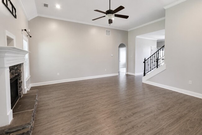 Building Photo - 36 Littleton Way