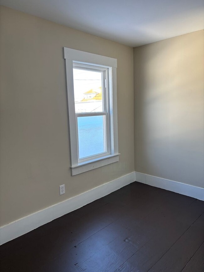 Building Photo - Lopus Lake, LLC-217 Pine Str