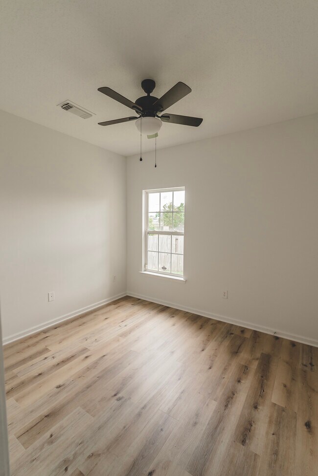 Building Photo - 9703 Full Moon Cir