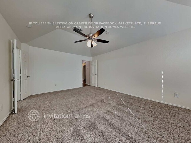 Building Photo - 905 Hidden Oaks Dr