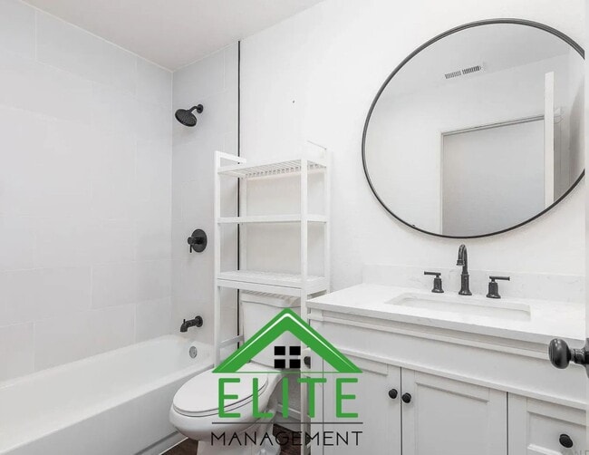 Building Photo - Beautifully Updated 3 Bedroom, 2 Bath Home...