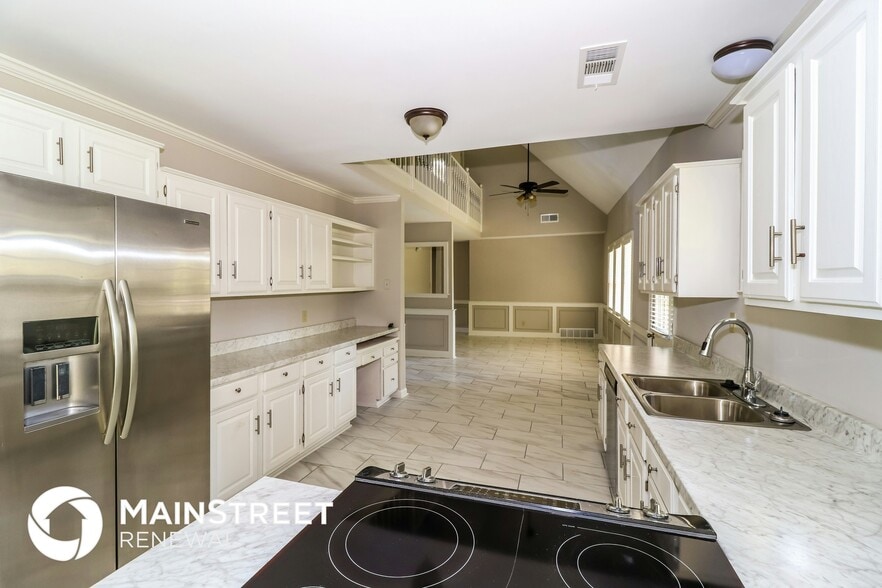 Building Photo - 8239 Shady Fern Cove