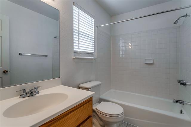 Building Photo - 3721 El Campo Ave