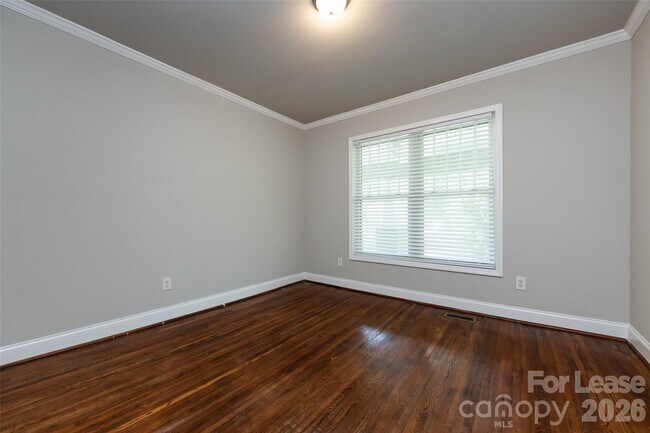 Building Photo - 1225 Kennon St