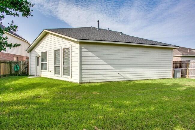 Building Photo - 9907 Valance Way