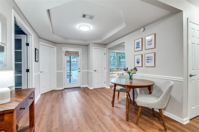 Building Photo - 2828 Oak Forest Dr