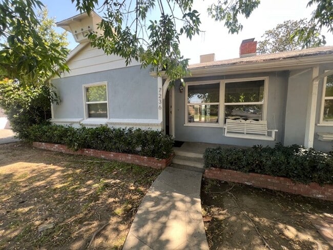 Building Photo - Charming 3 Bedroom 2 Bathroom Van Nuys Pool Home! Ready For Move-In!