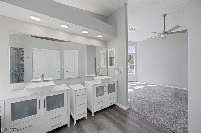Building Photo - 8433 Dry Cliff Cir