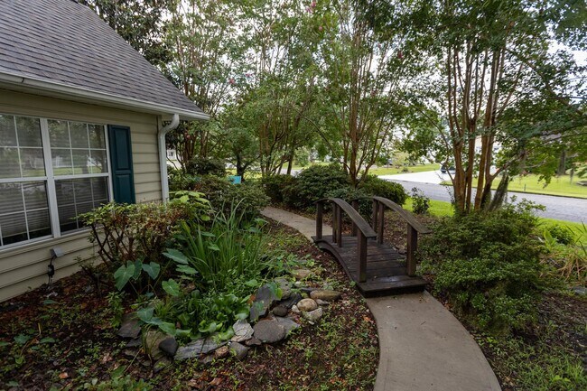 Building Photo - 3670 Farmington Pl