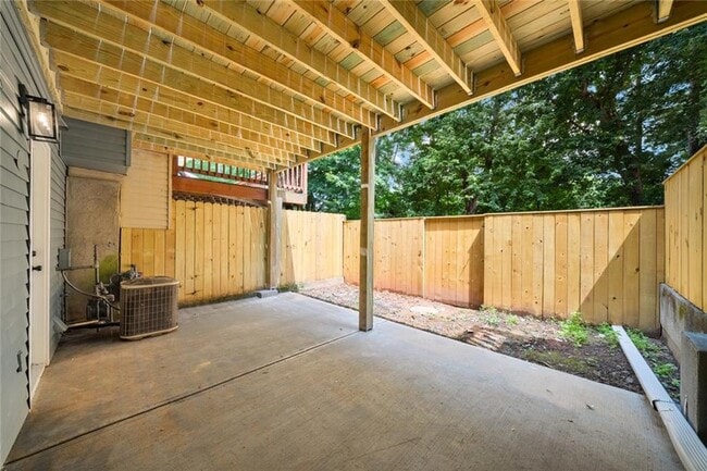 Building Photo - 1105 Wedgewood Way