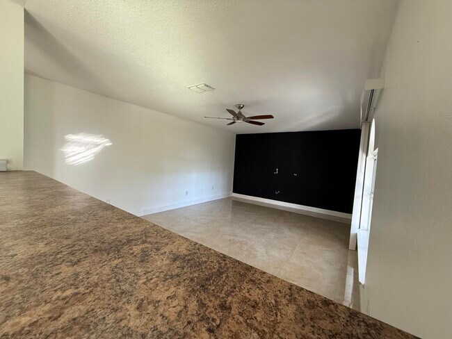 Building Photo - 1925 SW Libra Ln