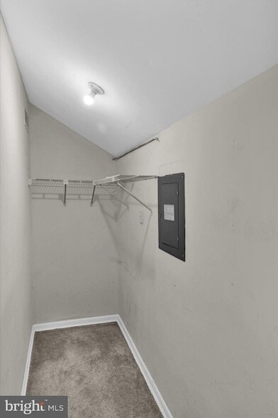 Building Photo - 46-6-46 Holly Dr