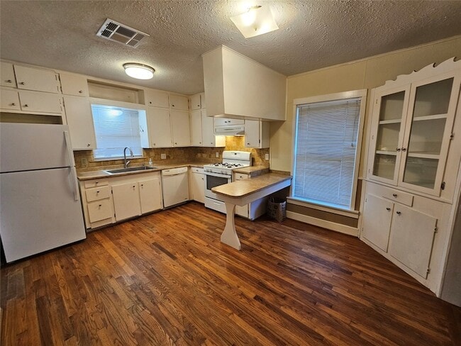 Building Photo - 603 Landrum