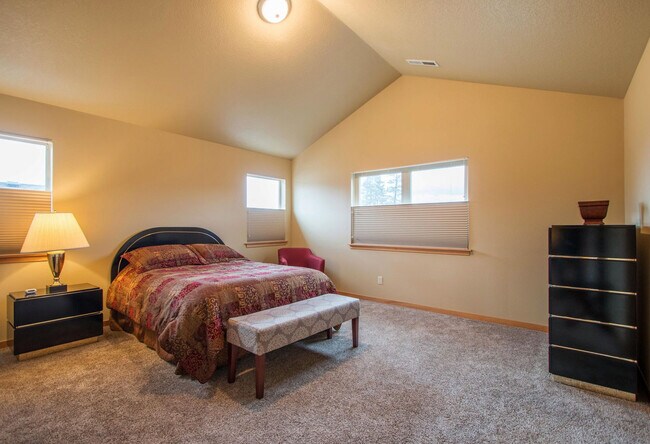 Building Photo - 1021 Redtail Loop