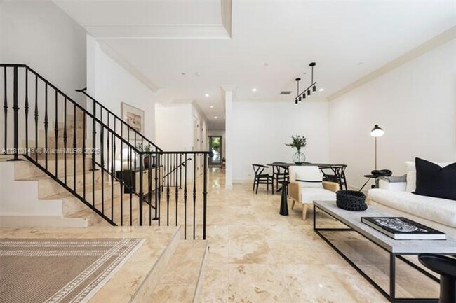 Building Photo - 7430 SW 56th Ct