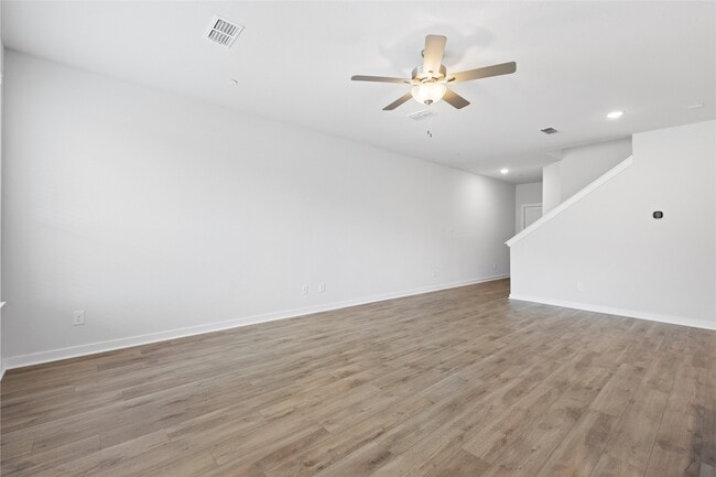 Building Photo - 8126 Brocken St