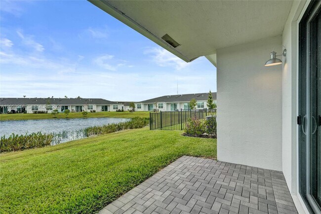 Building Photo - 3783 Harborside Ave