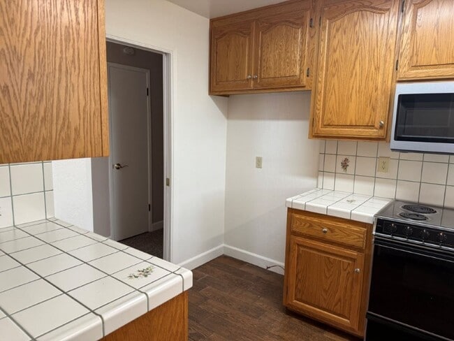 Building Photo - 2 Bedroom 2 Bath One Story Senior Community Vacaville *Star Rentals