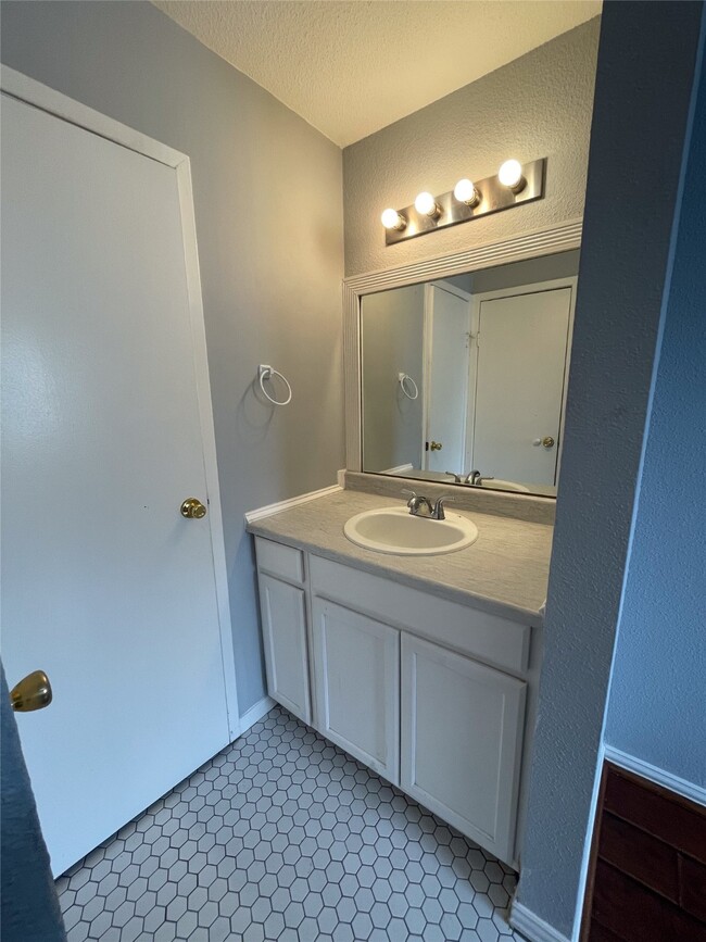 Building Photo - 12607 Ashford Meadow Dr