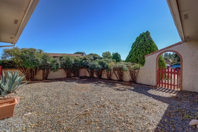 Building Photo - 1298 Tapadero Dr