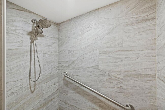 Building Photo - 5950 Pelican Bay Plaza S