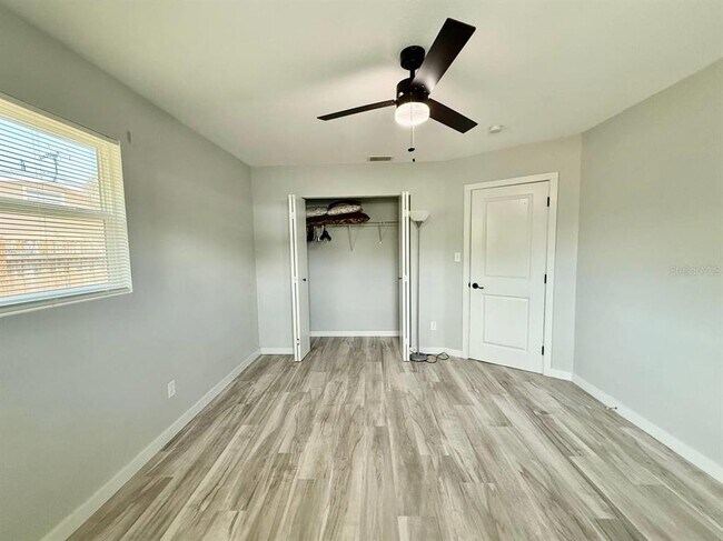 Building Photo - 4406 W Trilby Ave