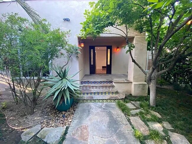 Front Door - 6551 Fountain Ave