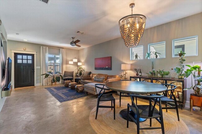 Building Photo - 3014 Neal St