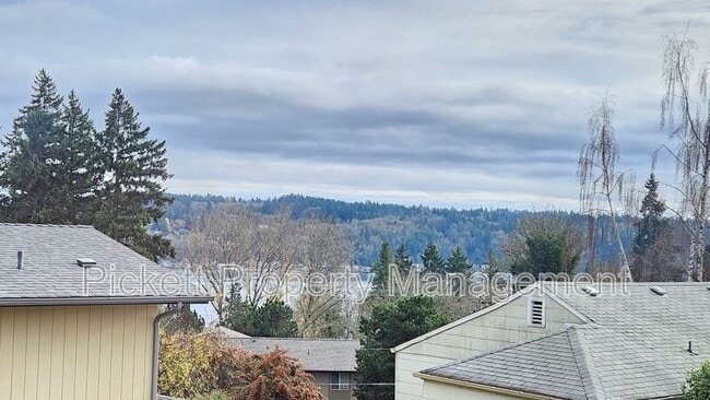 Building Photo - 1621 Trenton Ave