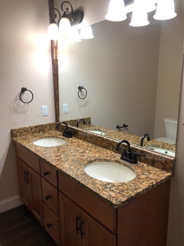 Building Photo - 373 Spencer St