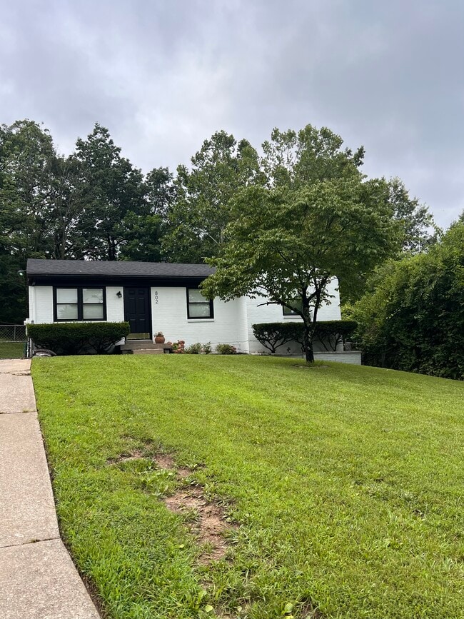 Building Photo - 802 Taper Ct