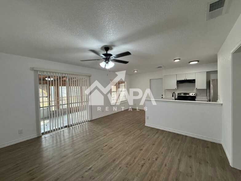 Building Photo - 9711 Flagstaff Dr