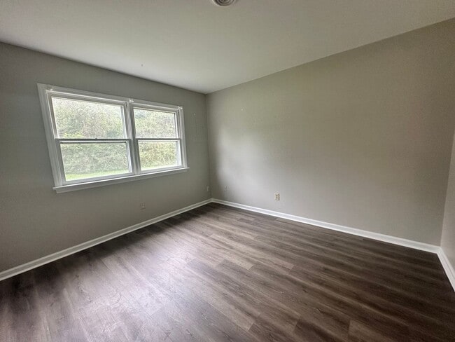 Building Photo - 7394 Bellehaven Dr