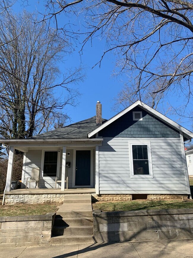 Primary Photo - ***AVAILABLE AUGUST 2027*** Bedroom, 2 Bat...