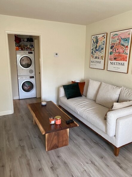 Building Photo - 166 Bryant St