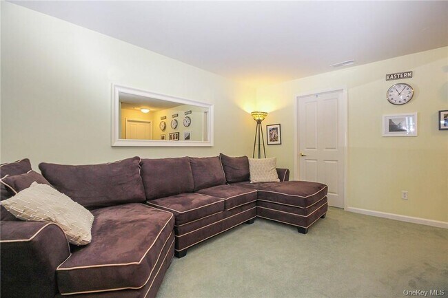 Building Photo - 213 Waterside Close