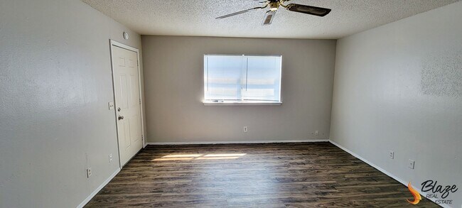 Building Photo - 4210 SE 16th Ave