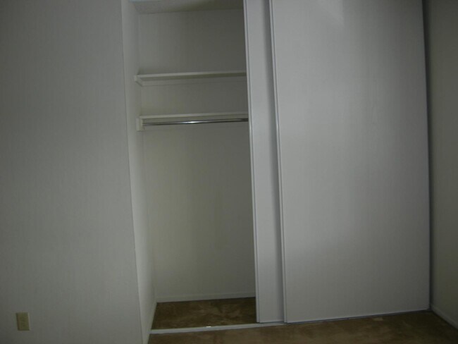 Building Photo - 310 Tradewinds Dr