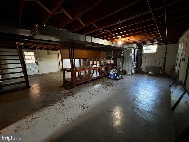 Building Photo - 525 Azalea St