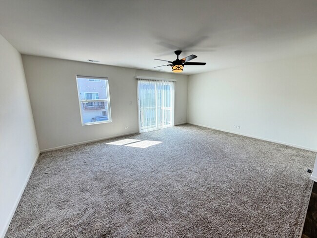 Building Photo - 2509 Bella Dr