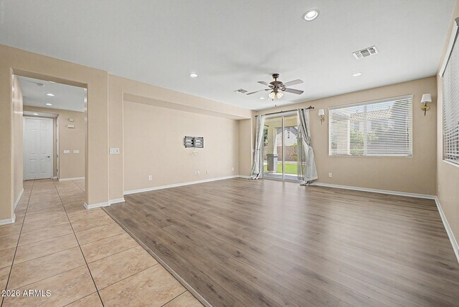 Building Photo - 2531 E Eleana Ln