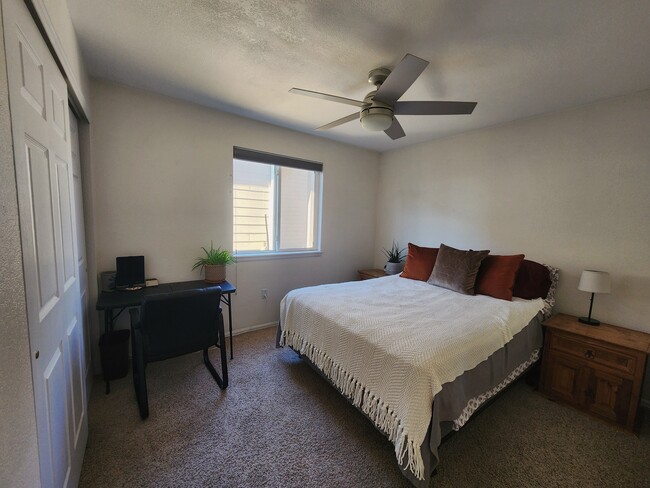 Building Photo - 7137 Arrowroot Ave