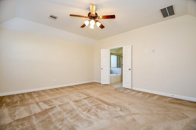 Building Photo - 8223 Summer Lake Pass Ln