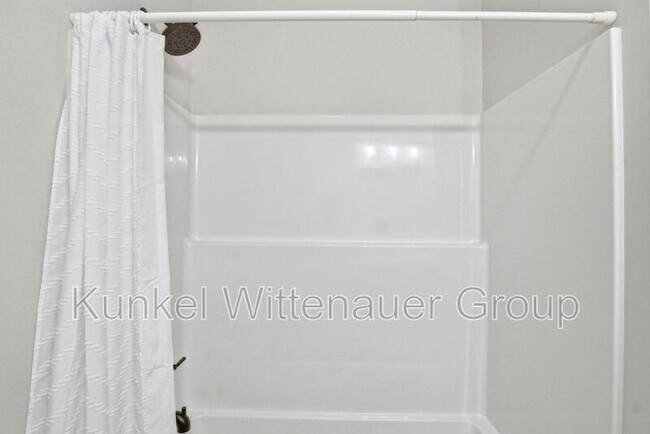 Building Photo - 837 Bushwood Way
