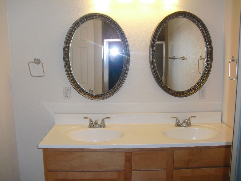 Building Photo - 541 Shadowcrest Ln