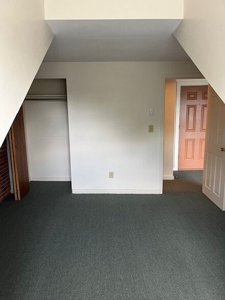 Building Photo - 39 Pleasant St