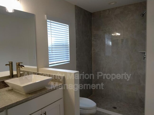 Building Photo - 4704 SW 143rd Loop