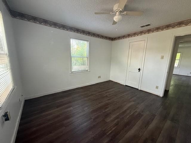 Building Photo - 1557 Sycamore St