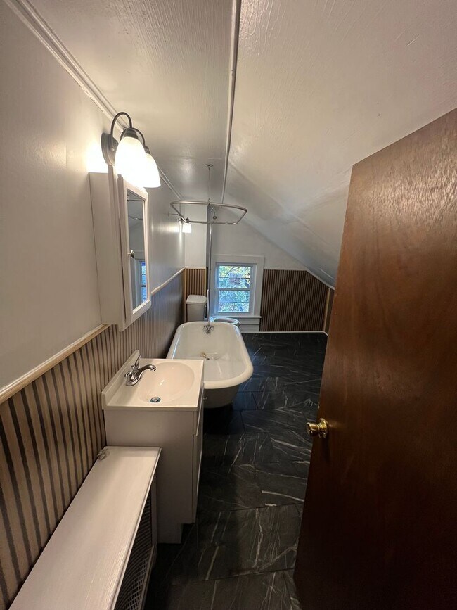 Building Photo - 1742-1744 Wayne Ave