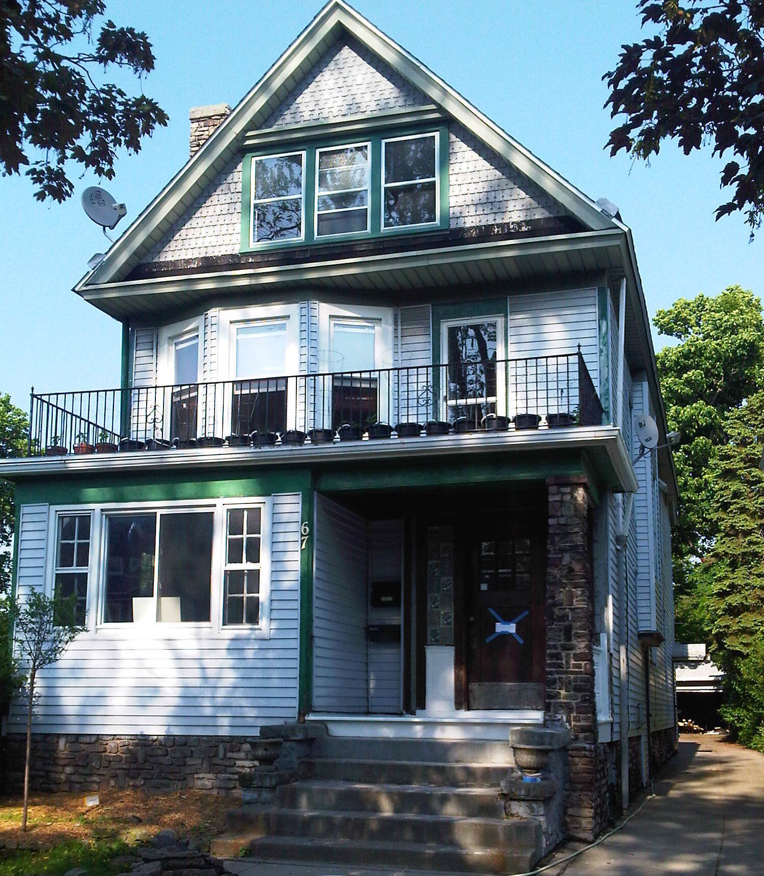Building Photo - 67 Greenfield St